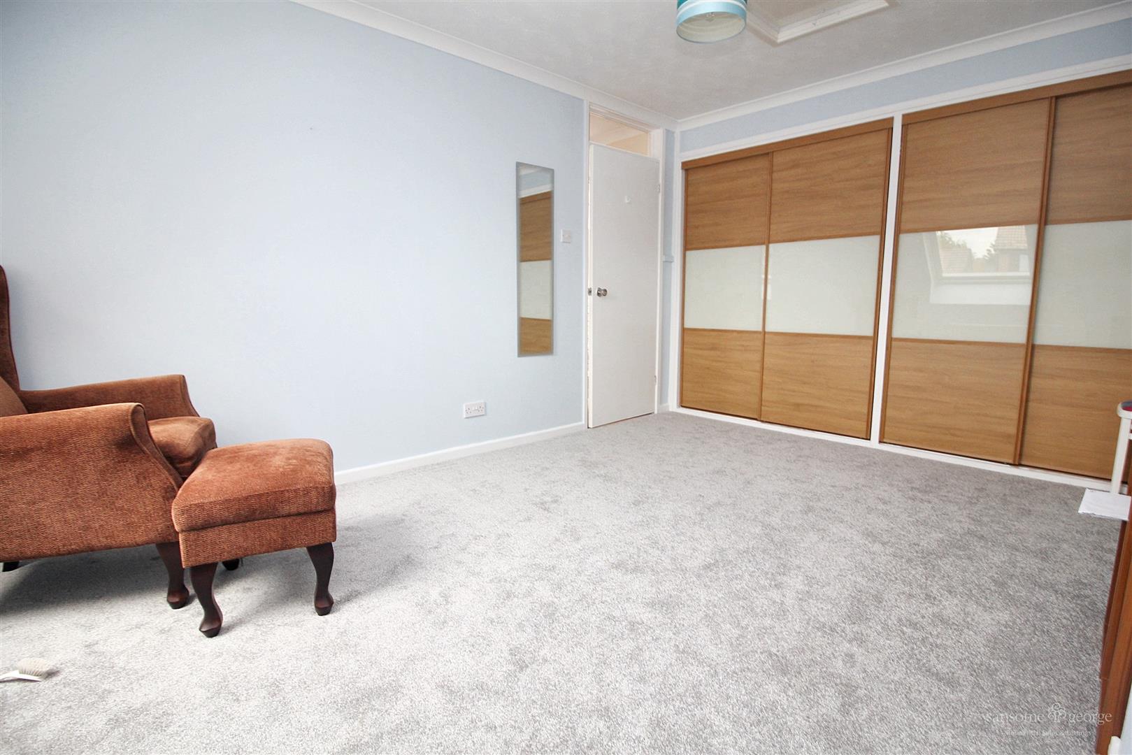Sheraton Drive, Tilehurst, Reading